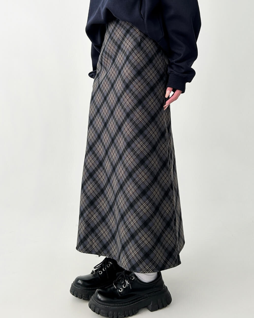 VILZSTUDIOS Plaid midi skirt with side-slit details