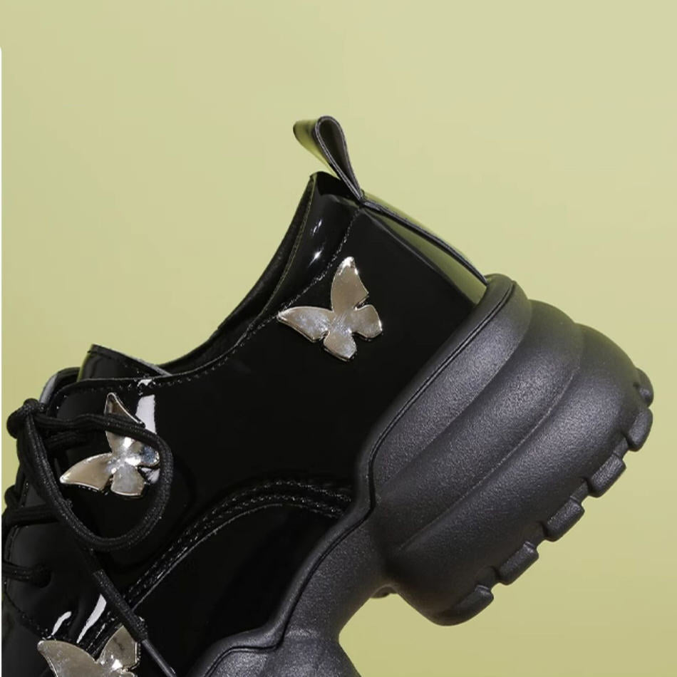 VILZSTUDIOS Trendy butterfly platform boots with chunky sole