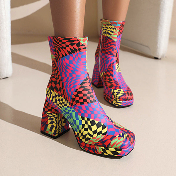 VILZSTUDIOS Fashionable platform boots with a checkered design