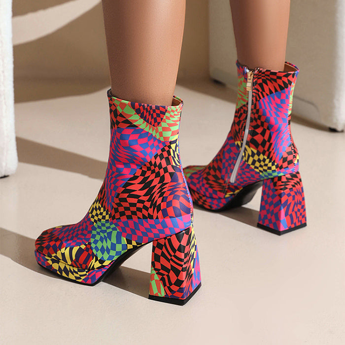 VILZSTUDIOS Fashionable platform boots with a checkered design