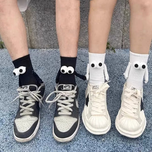 VILZSTUDIOS Trendy hand-holding socks with playful design
