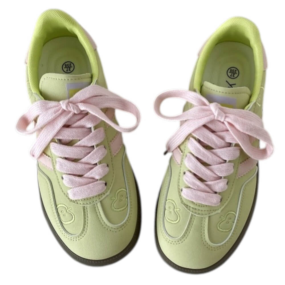 VILZSTUDIOS Stylish green sneakers with apple embroidery and pink laces