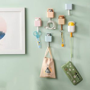 VILZSTUDIOS Whimsical wall hook featuring a playful kitten design
