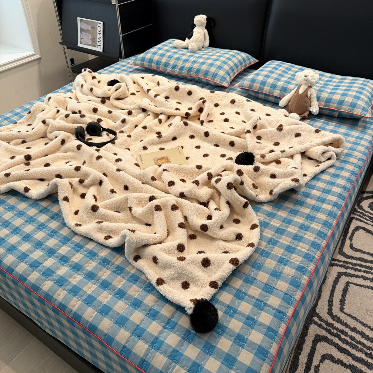 Pom-Pom Fleece Throw Blanket
