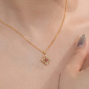 VILZSTUDIOS silver-tone quatrefoil pendant necklace with stones