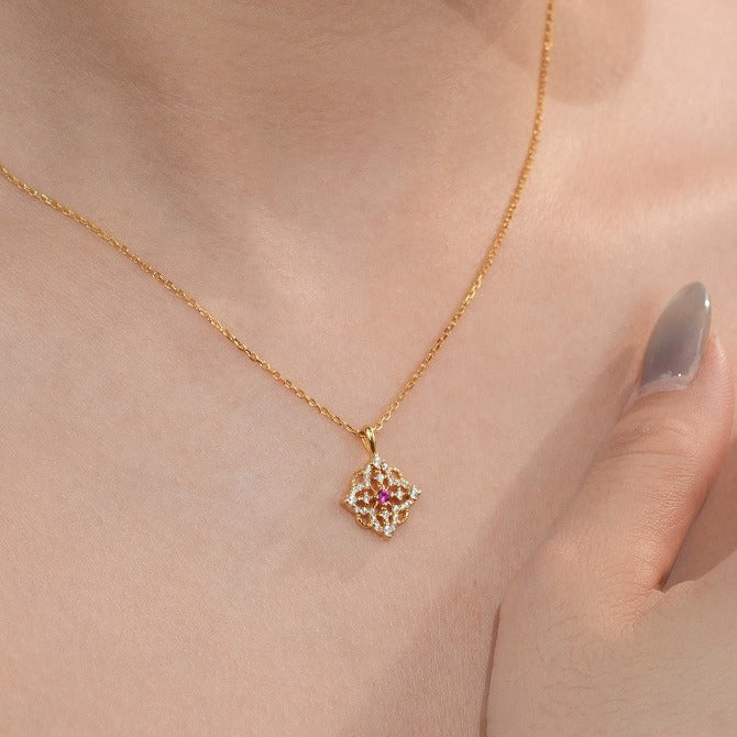 VILZSTUDIOS silver-tone quatrefoil pendant necklace with stones