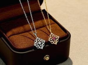 VILZSTUDIOS silver-tone quatrefoil pendant necklace with stones