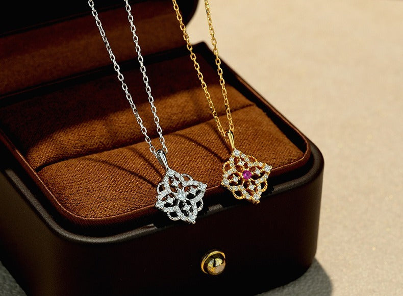 VILZSTUDIOS silver-tone quatrefoil pendant necklace with stones