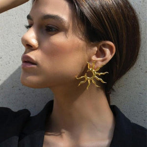VILZSTUDIOS Stylish golden sun earrings for a fashionable look