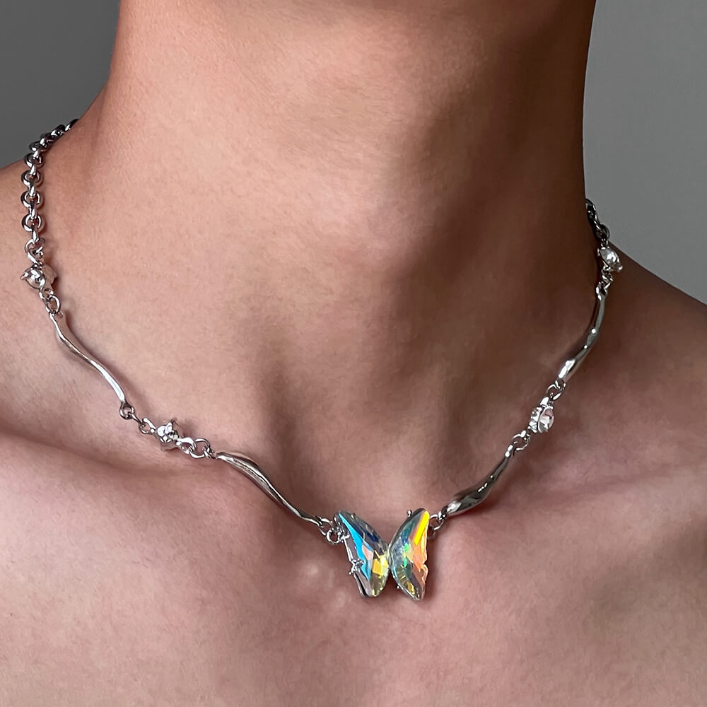 VILZSTUDIOS Reflective butterfly necklace with twisted silver-tone chain