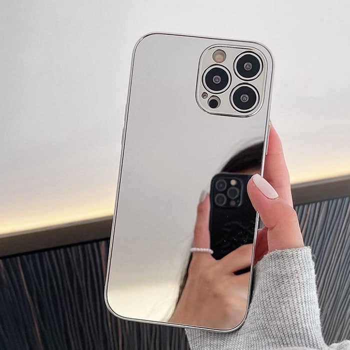 VILZSTUDIOS Stylish iPhone case with a reflective mirror finish