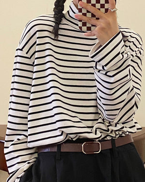 VILZSTUDIOS Relaxed striped turtleneck long sleeve from VILZSTUDIOS
