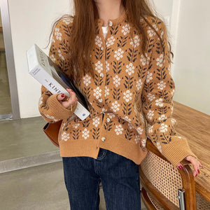 VILZSTUDIOS Cozy retro grandma cardigan for stylish comfort