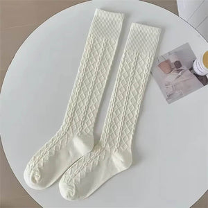 VILZSTUDIOS Knee high socks in stylish design