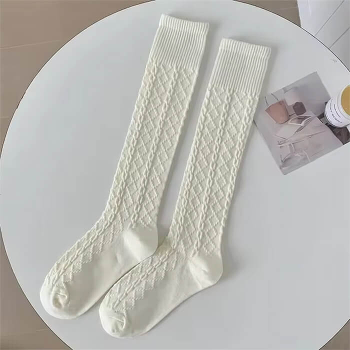 VILZSTUDIOS Knee high socks in stylish design