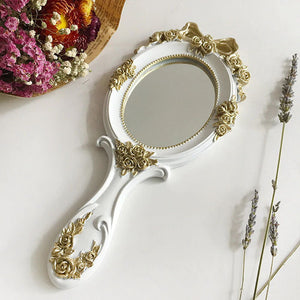 VILZSTUDIOS Vintage-style handheld mirror for personal use