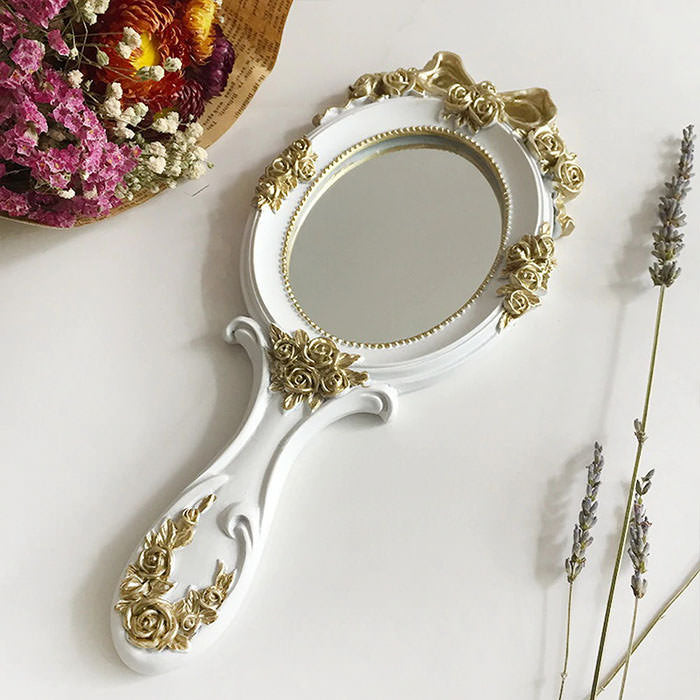 VILZSTUDIOS Vintage-style handheld mirror for personal use