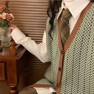 VILZSTUDIOS Knitted button up vest with diamond pattern