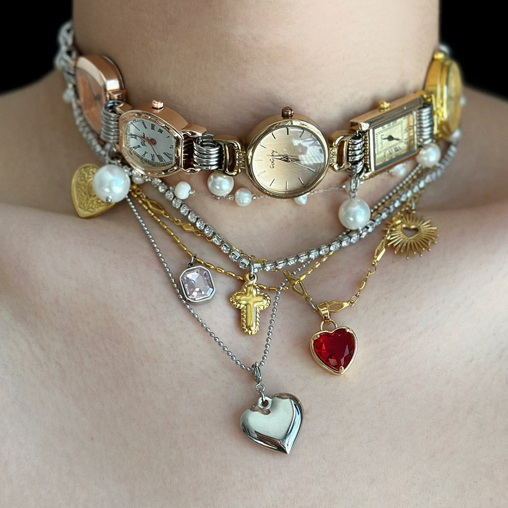 VILZSTUDIOS Layered necklace set with charms and pearls