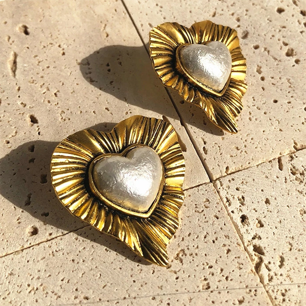 VILZSTUDIOS Vintage-inspired pearl heart earrings