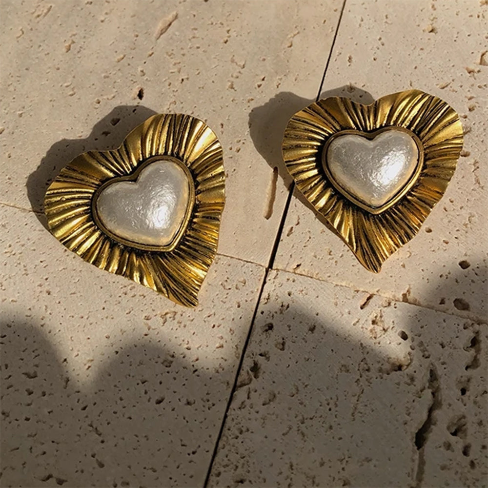 VILZSTUDIOS Vintage-inspired pearl heart earrings