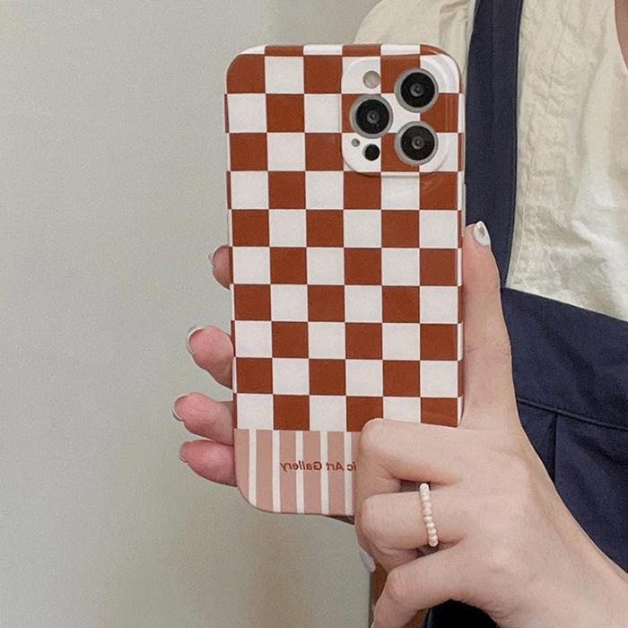 VILZSTUDIOS Reflective checker pattern iPhone case
