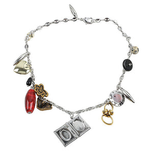 VILZSTUDIOS charm necklace with a vintage-inspired design