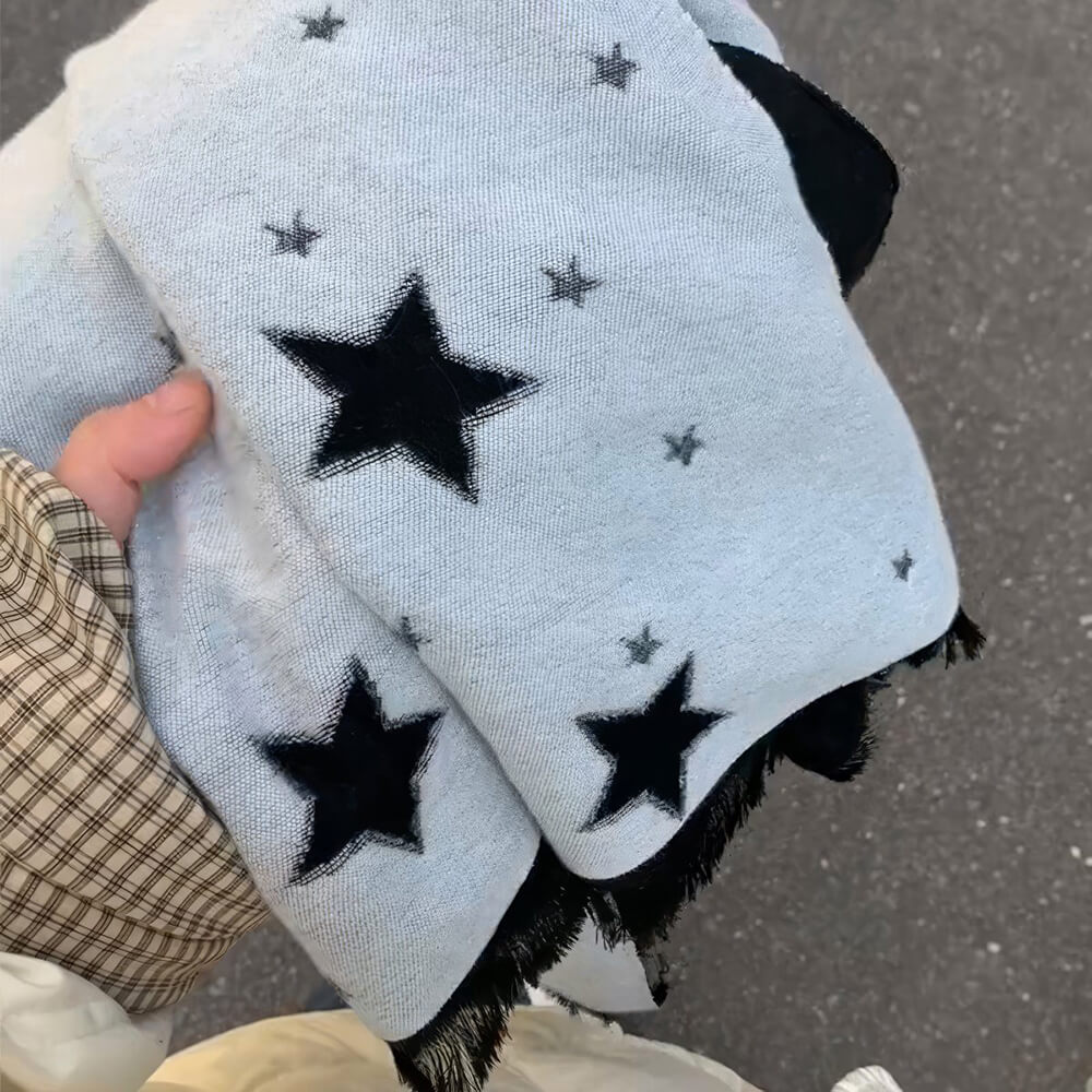 VILZSTUDIOS Reversible star print scarf in black and white