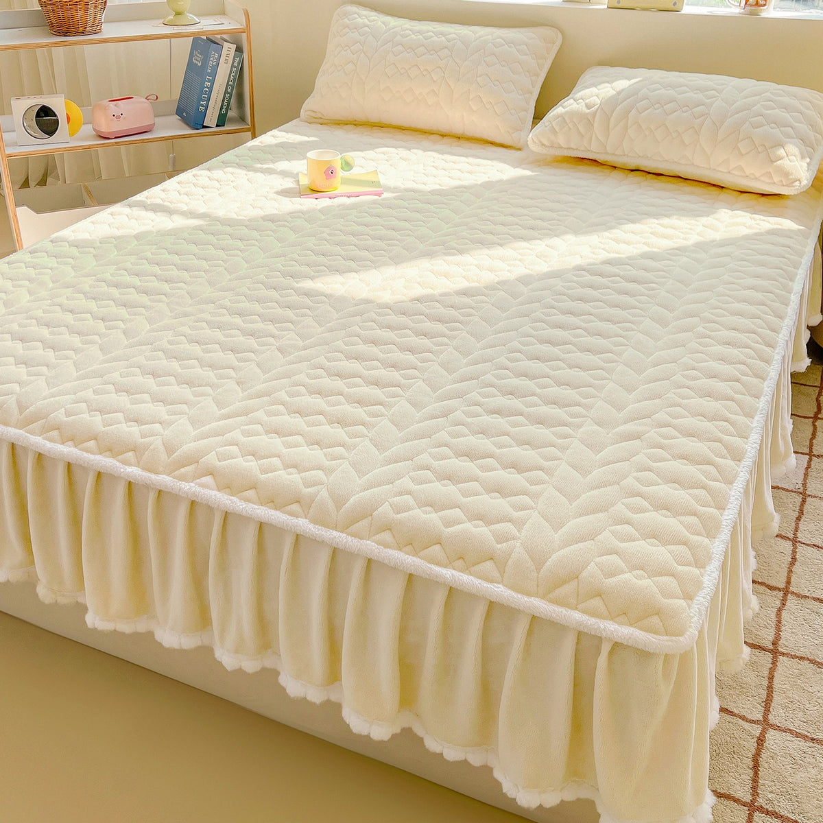 VILZSTUDIOS solid-color fleece fitted sheet with diamond quilting and plush-trimmed ruffled edges