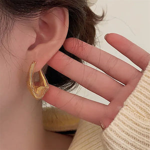 VILZSTUDIOS Fashionable earrings for a stylish look