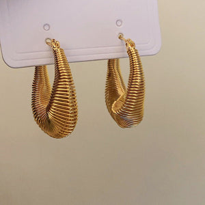 VILZSTUDIOS Fashionable earrings for a stylish look