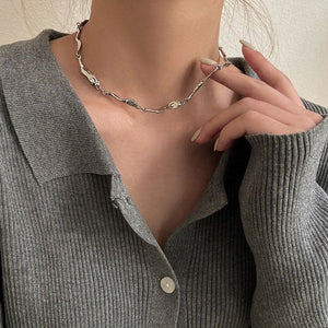 VILZSTUDIOS Sleek minimalist necklace made of zinc alloy