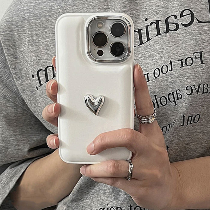 VILZSTUDIOS Minimalist heart design iPhone case