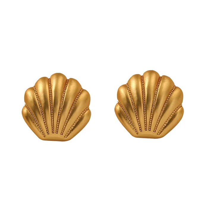 VILZSTUDIOS Stylish minimalist shell earrings from VILZSTUDIOS