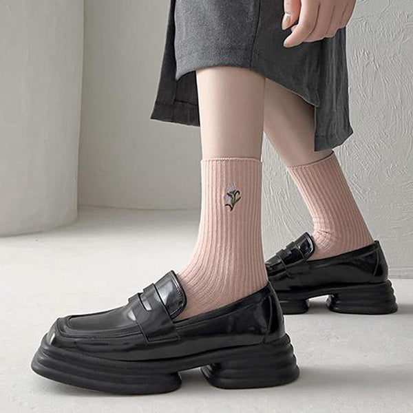VILZSTUDIOS Soft pink floral socks for stylish comfort