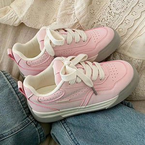 VILZSTUDIOS Stylish soft pink sneakers with white sole and laces