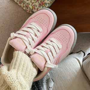 VILZSTUDIOS Stylish soft pink sneakers with white sole and laces