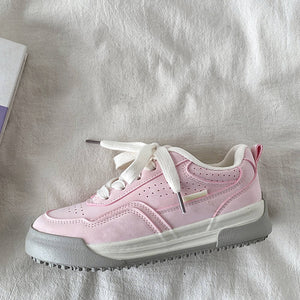 VILZSTUDIOS Stylish soft pink sneakers with white sole and laces