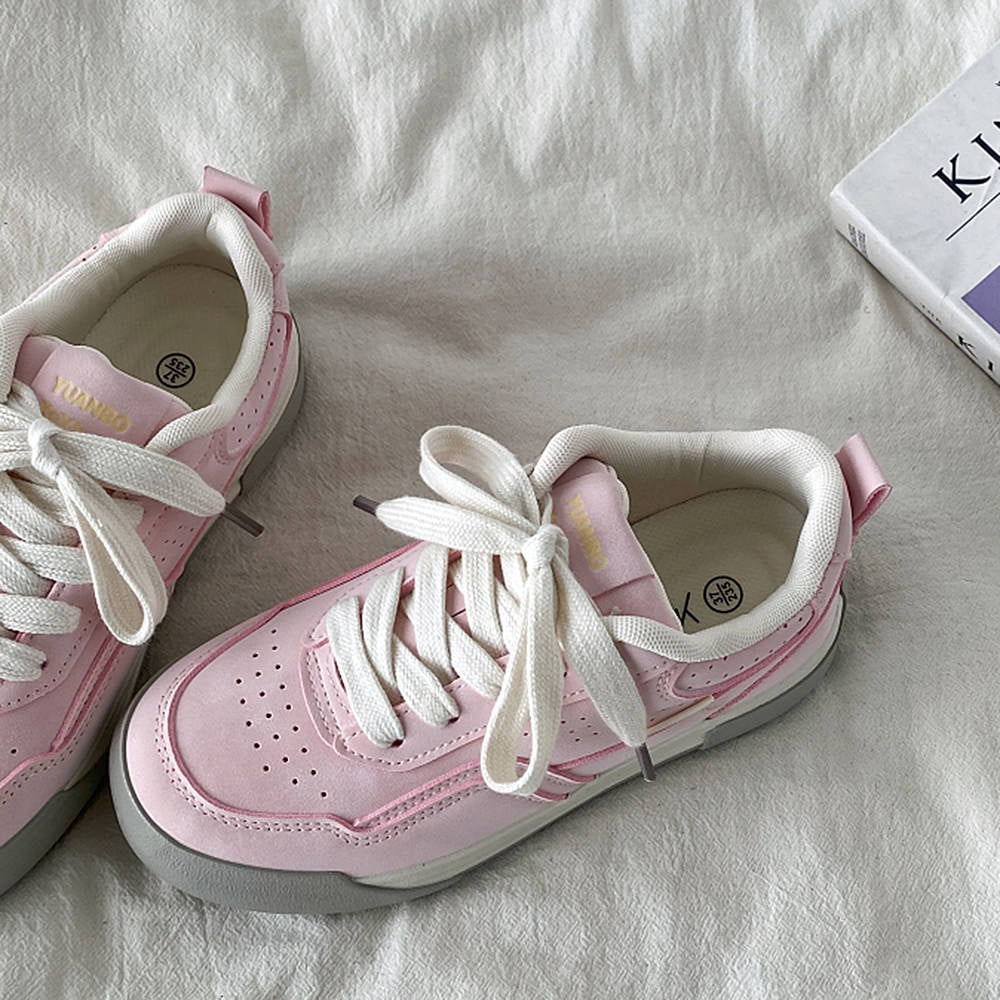 VILZSTUDIOS Stylish soft pink sneakers with white sole and laces