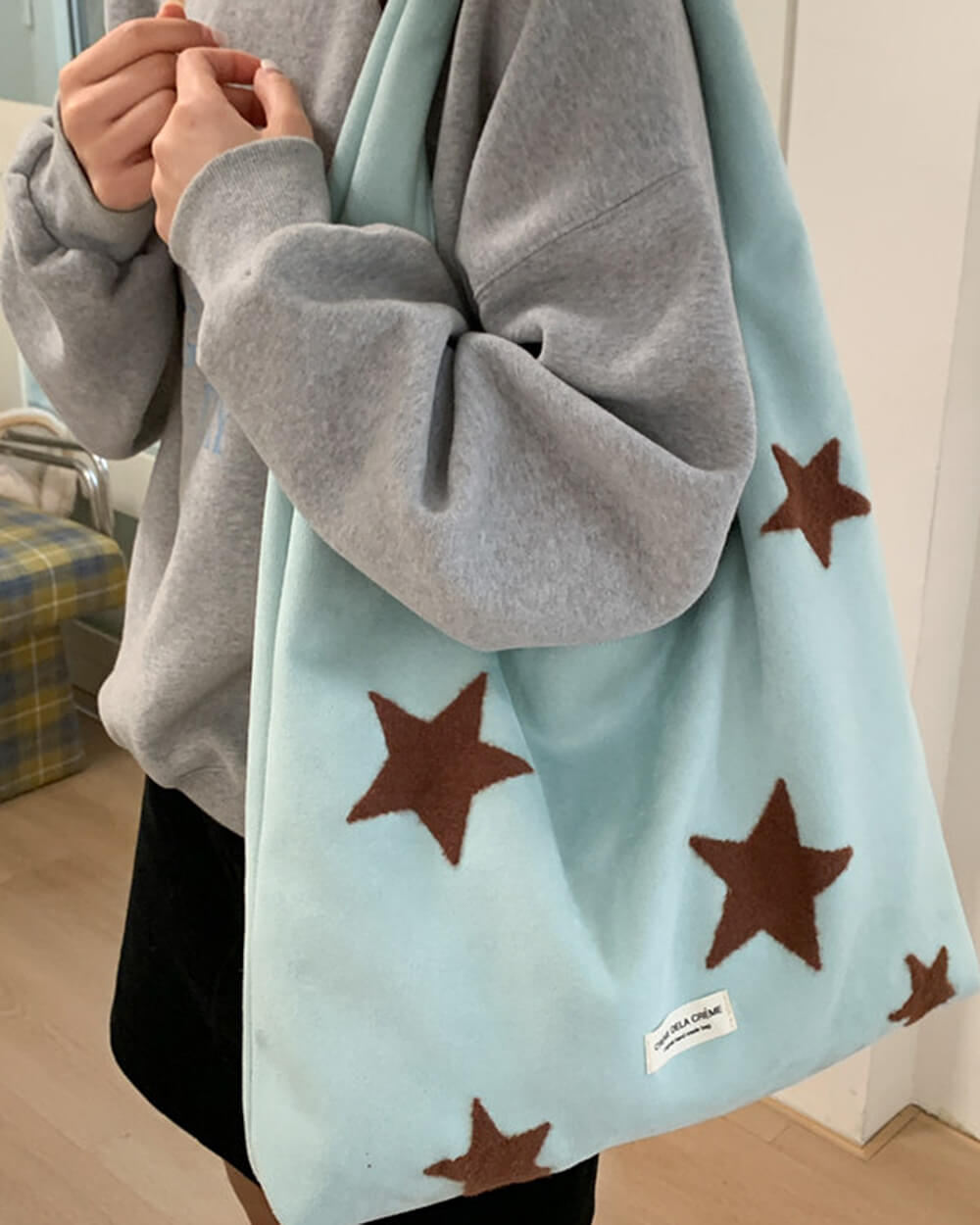 VILZSTUDIOS Stylish canvas tote bag with star patch design