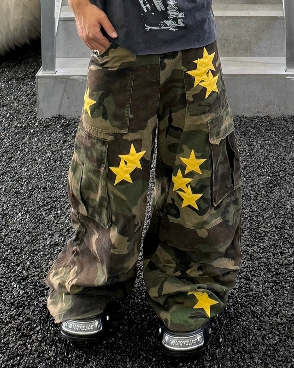 VILZSTUDIOS Camo cargo pants with star embroidery