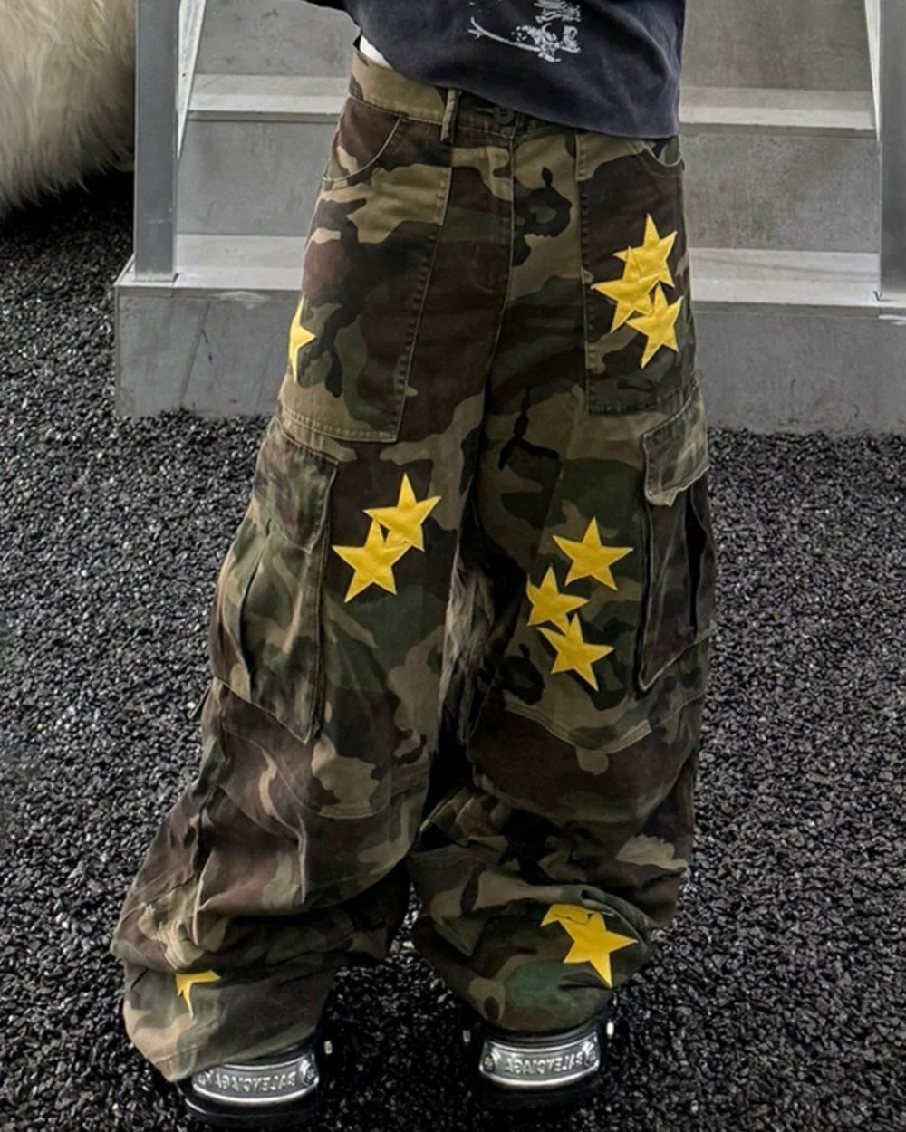 VILZSTUDIOS Camo cargo pants with star embroidery