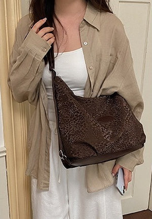 VILZSTUDIOS light pink subtle animal spot shoulder bag