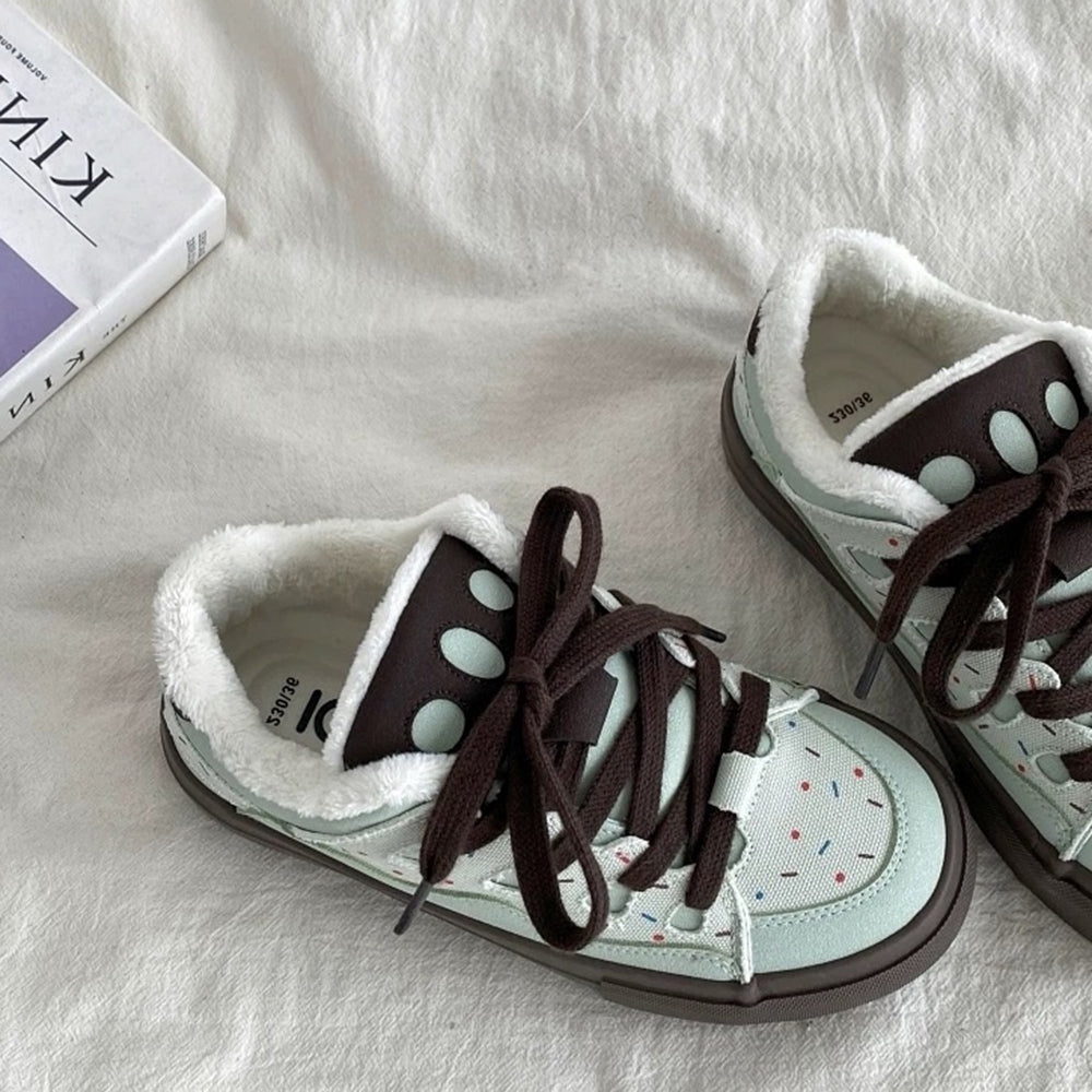VILZSTUDIOS Cozy skater sneakers with colorful accents