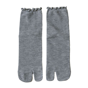VILZSTUDIOS Stylish split toe tabi socks from VILZSTUDIOS