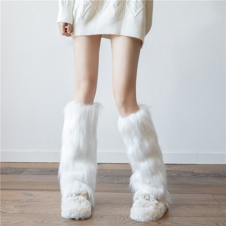 VILZSTUDIOS Faux fur warmers for stylish streetwear