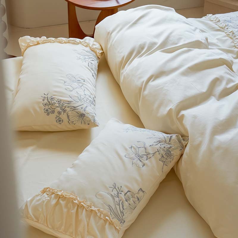 VILZSTUDIOS Ivory duvet cover set with blue-grey floral sketches and gathered ruffle trim
