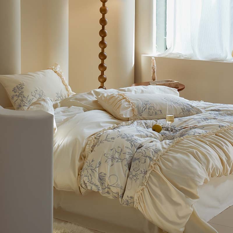 VILZSTUDIOS Ivory duvet cover set with blue-grey floral sketches and gathered ruffle trim