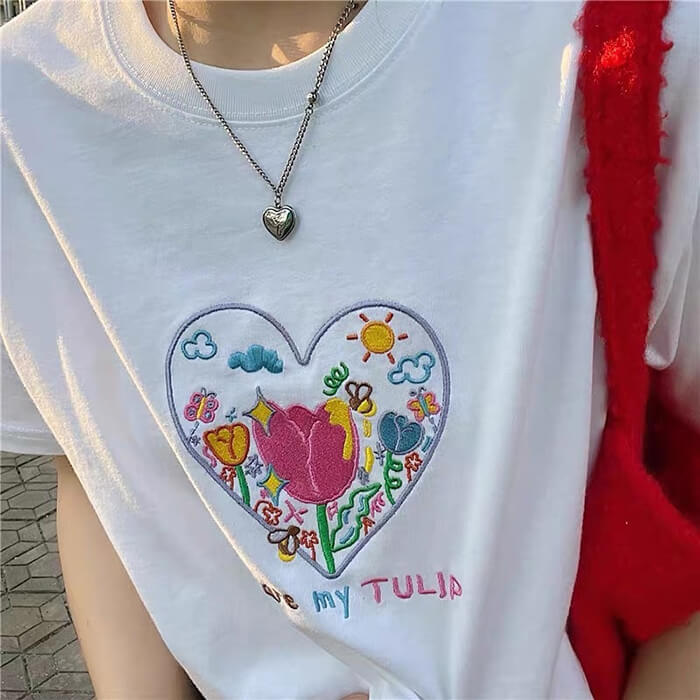 VILZSTUDIOS Stylish tulip embroidery aesthetic t-shirt