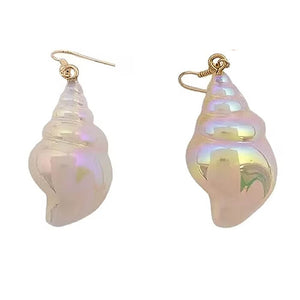 VILZSTUDIOS Stylish twisted shell earrings for a unique look